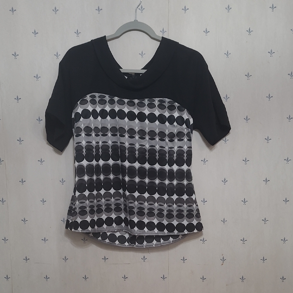 Worthington Black and White Graphic T-Shirt